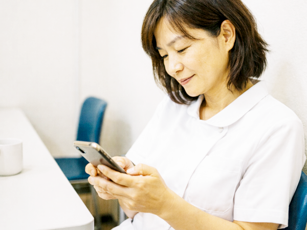 現場負担を抑えて看護師採用の発信を継続する支援イメージ